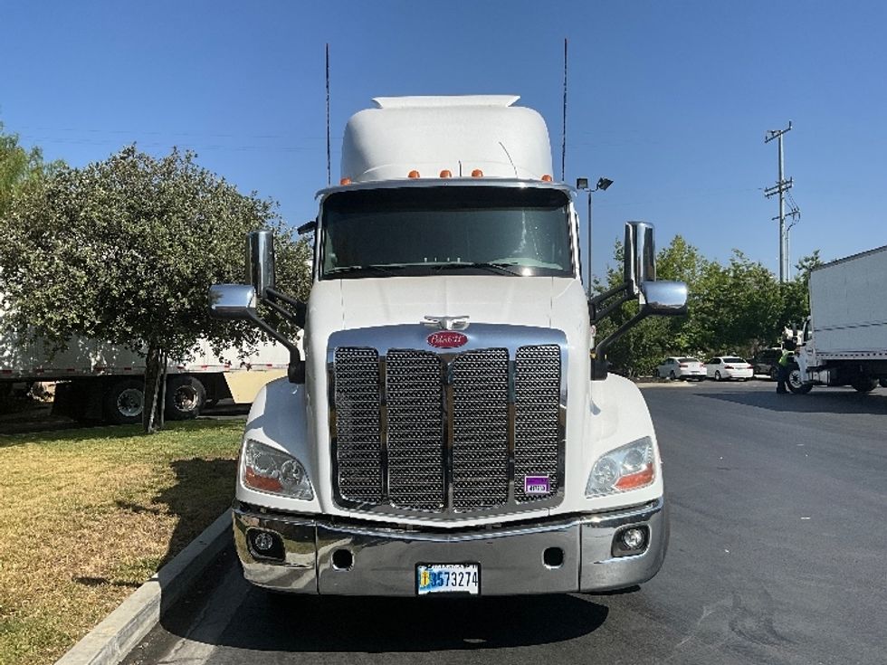 Sleeper Tractor-Heavy Duty Tractors-Peterbilt-2019-579-Torrance-CA-235,793\n\t\tmiles-$ 69,000 - Image 2