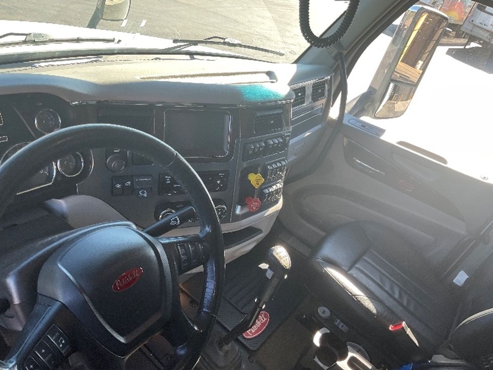 Sleeper Tractor-Heavy Duty Tractors-Peterbilt-2020-579-Akron-OH-157,699\n\t\tmiles-$ 71,750 - Image 10