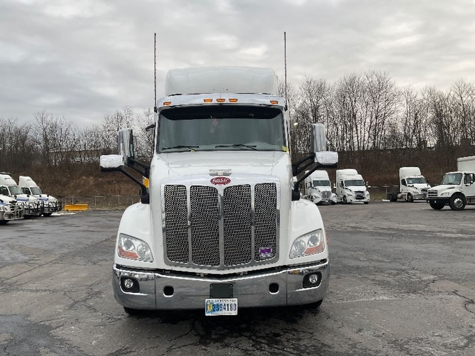 Sleeper Tractor-Heavy Duty Tractors-Peterbilt-2020-579-Akron-OH-181,218\n\t\tmiles-$ 65,500 - Image 2