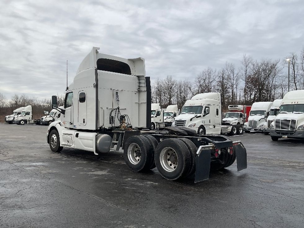 Sleeper Tractor-Heavy Duty Tractors-Peterbilt-2020-579-Akron-OH-181,218\n\t\tmiles-$ 65,500 - Image 5