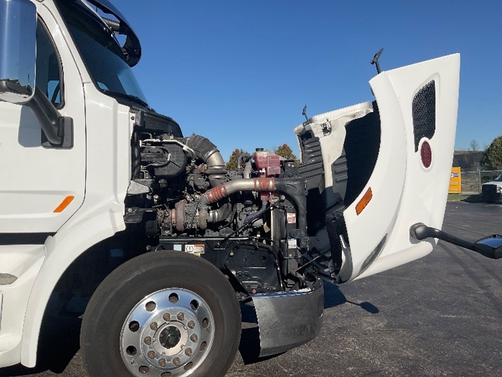 Sleeper Tractor-Heavy Duty Tractors-Peterbilt-2020-579-Akron-OH-235,218\n\t\tmiles-$ 68,750 - Image 19