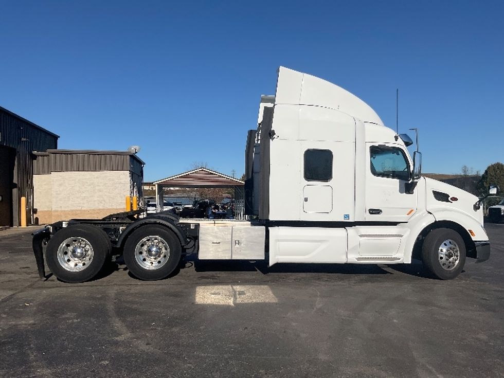 Sleeper Tractor-Heavy Duty Tractors-Peterbilt-2020-579-Akron-OH-235,218\n\t\tmiles-$ 68,750 - Image 8