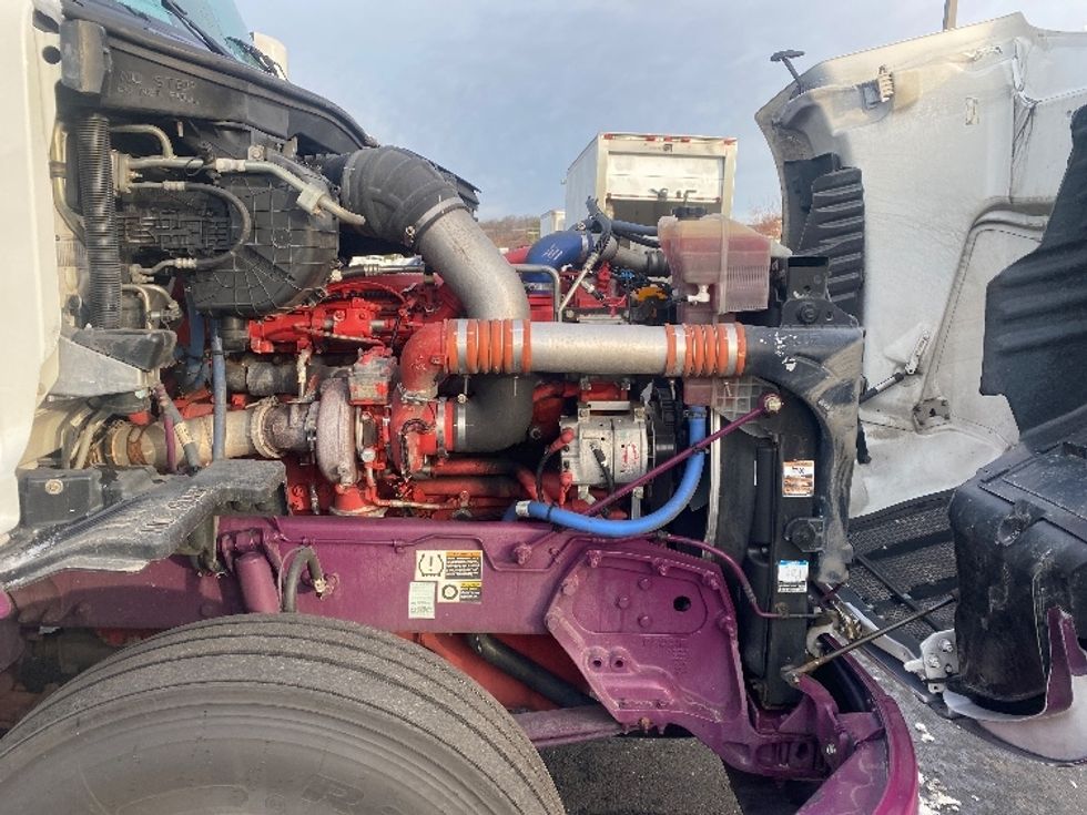 Sleeper Tractor-Heavy Duty Tractors-Peterbilt-2020-579-Jessup-MD-239,663\n\t\tmiles-$ 70,500 - Image 20