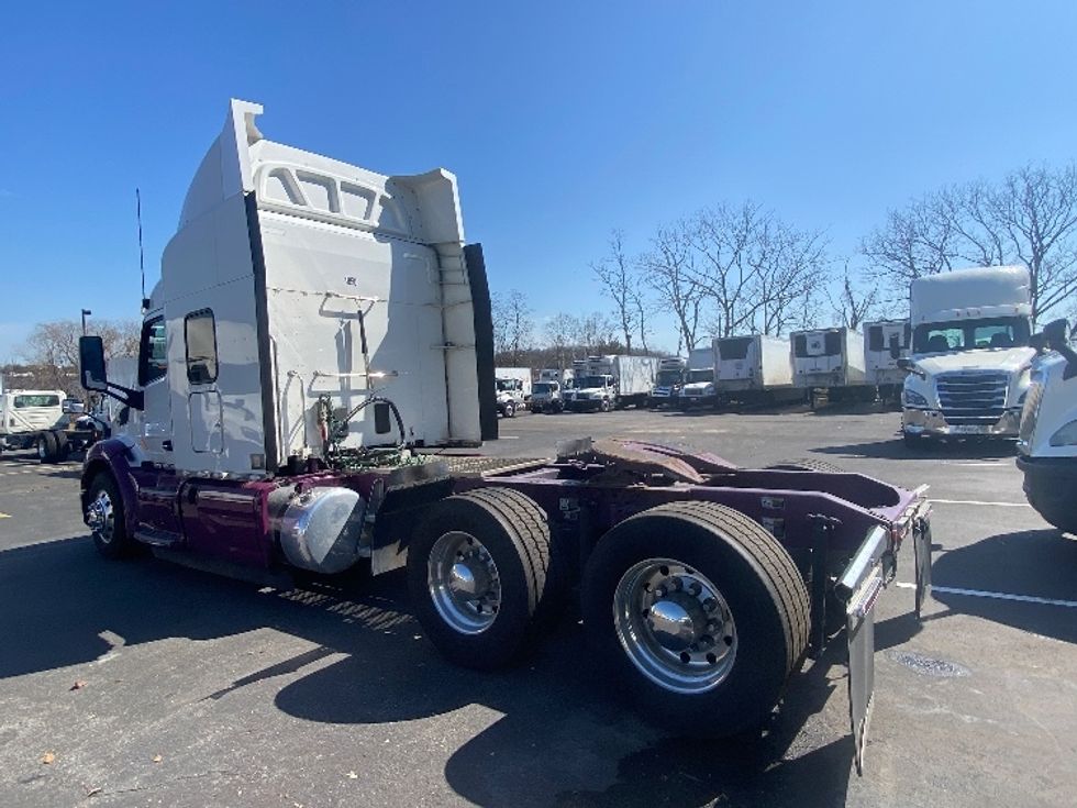 Sleeper Tractor-Heavy Duty Tractors-Peterbilt-2020-579-Jessup-MD-245,602\n\t\tmiles-$ 65,000 - Image 5