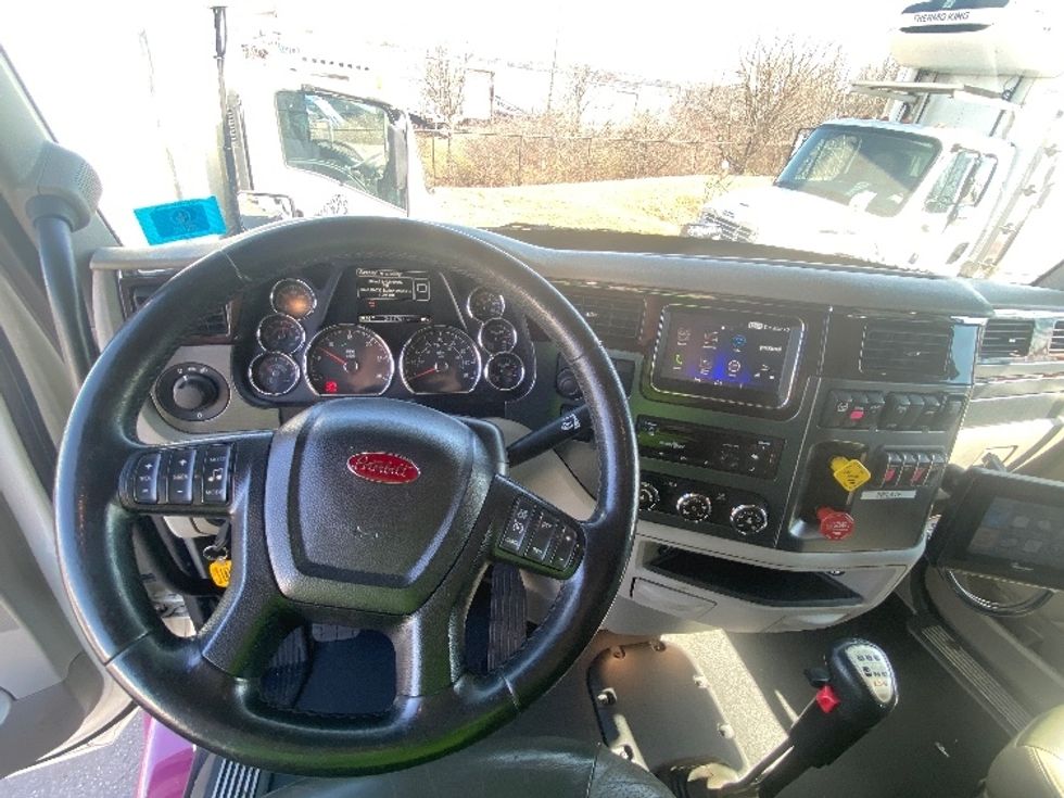 Sleeper Tractor-Heavy Duty Tractors-Peterbilt-2020-579-Jessup-MD-247,400\n\t\tmiles-$ 71,250 - Image 11