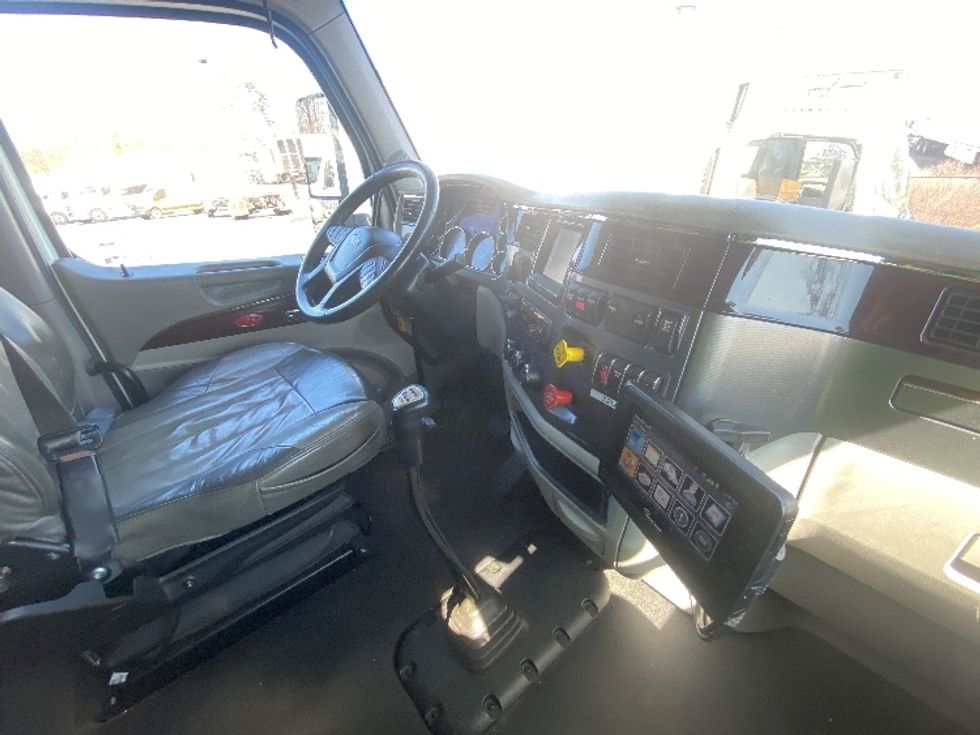 Sleeper Tractor-Heavy Duty Tractors-Peterbilt-2020-579-Jessup-MD-247,400\n\t\tmiles-$ 71,250 - Image 15
