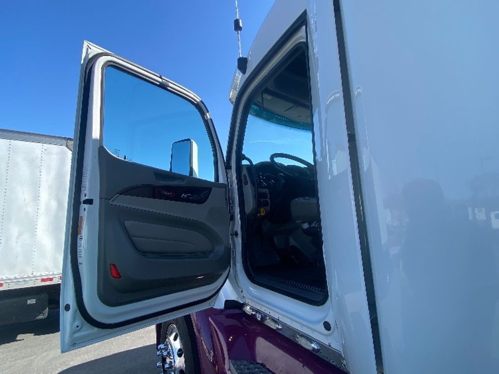 Sleeper Tractor-Heavy Duty Tractors-Peterbilt-2020-579-Jessup-MD-247,400\n\t\tmiles-$ 71,250 - Image 9