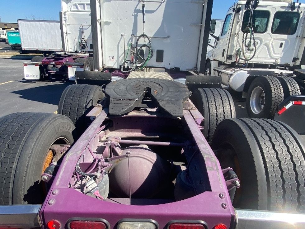 Sleeper Tractor-Heavy Duty Tractors-Peterbilt-2020-579-Jessup-MD-252,069\n\t\tmiles-$ 64,750 - Image 6