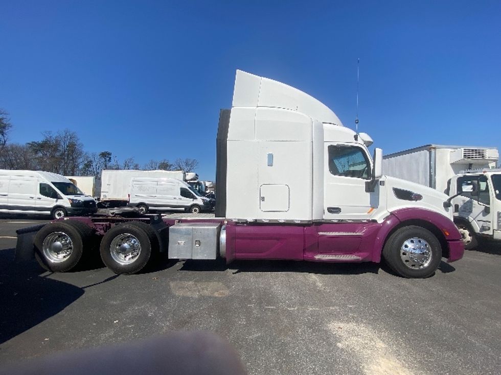 Sleeper Tractor-Heavy Duty Tractors-Peterbilt-2020-579-Jessup-MD-252,069\n\t\tmiles-$ 64,750 - Image 8