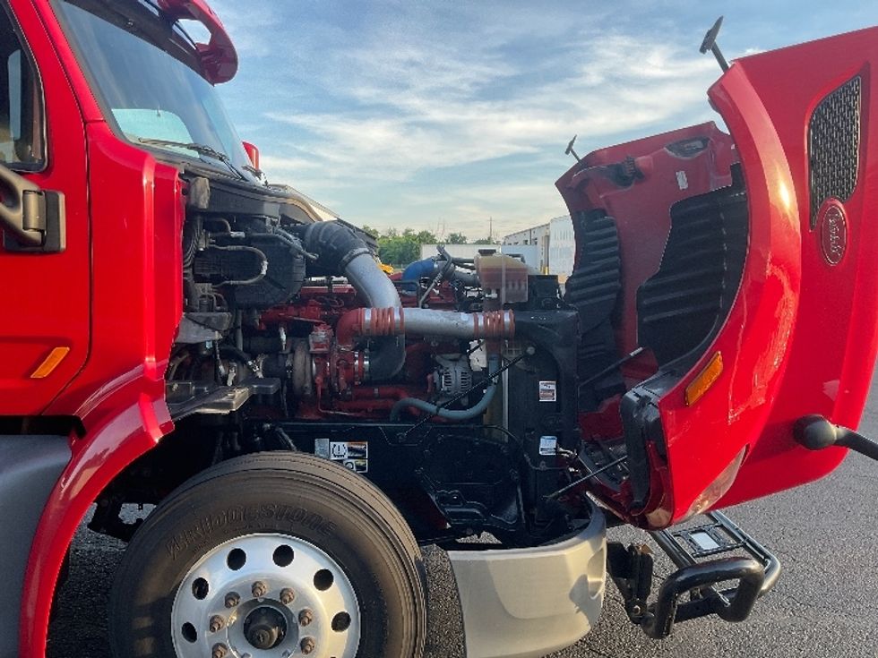 Sleeper Tractor-Heavy Duty Tractors-Peterbilt-2020-579-La Vergne-TN-421,176\n\t\tmiles-$ 61,500 - Image 20