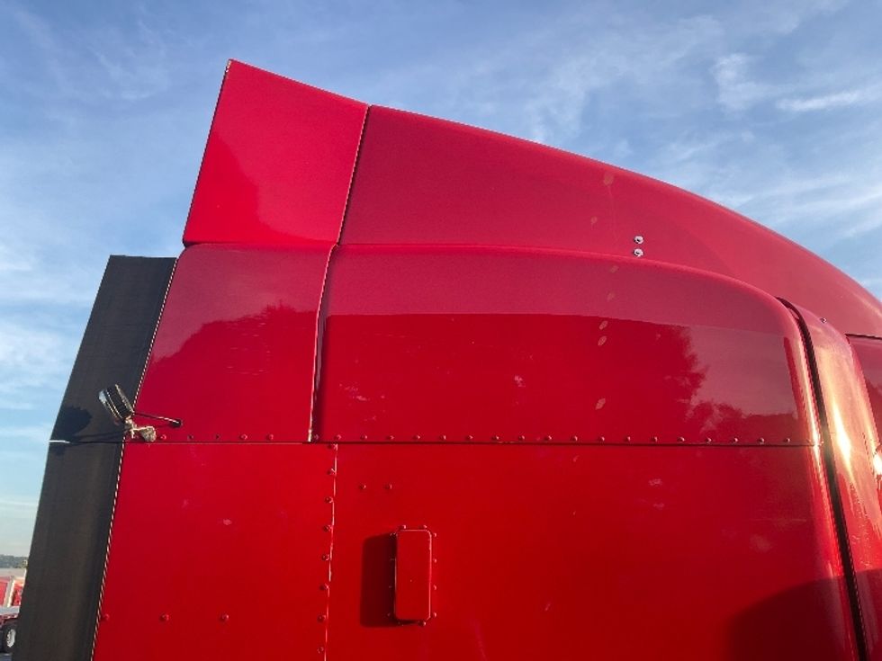 Sleeper Tractor-Heavy Duty Tractors-Peterbilt-2020-579-La Vergne-TN-421,176\n\t\tmiles-$ 61,500 - Image 24