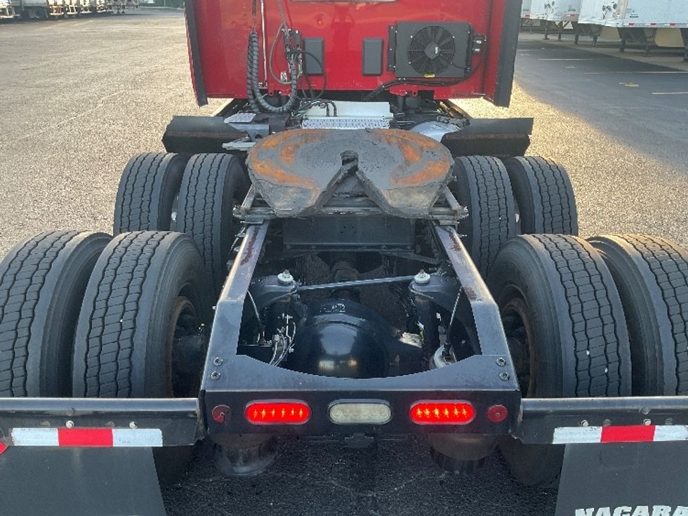 Sleeper Tractor-Heavy Duty Tractors-Peterbilt-2020-579-La Vergne-TN-421,176\n\t\tmiles-$ 61,500 - Image 6