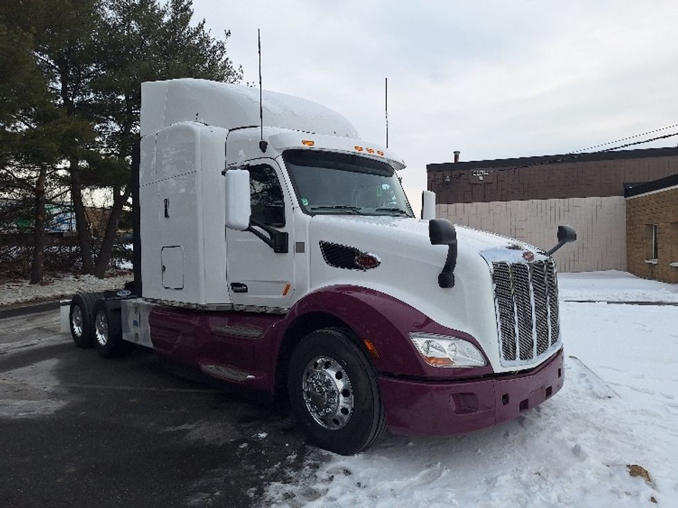 Sleeper Tractor-Heavy Duty Tractors-Peterbilt-2020-579-Londonderry-NH-157,220\n\t\tmiles-$ 79,750 - Image 1