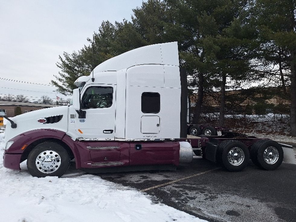Sleeper Tractor-Heavy Duty Tractors-Peterbilt-2020-579-Londonderry-NH-157,220\n\t\tmiles-$ 79,750 - Image 4