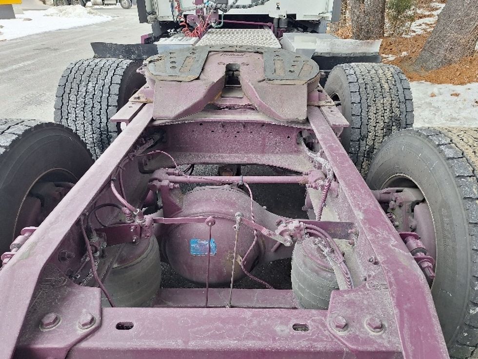 Sleeper Tractor-Heavy Duty Tractors-Peterbilt-2020-579-Londonderry-NH-157,220\n\t\tmiles-$ 79,750 - Image 6