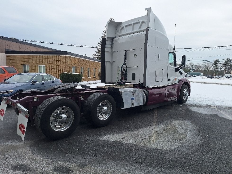 Sleeper Tractor-Heavy Duty Tractors-Peterbilt-2020-579-Londonderry-NH-157,220\n\t\tmiles-$ 79,750 - Image 7