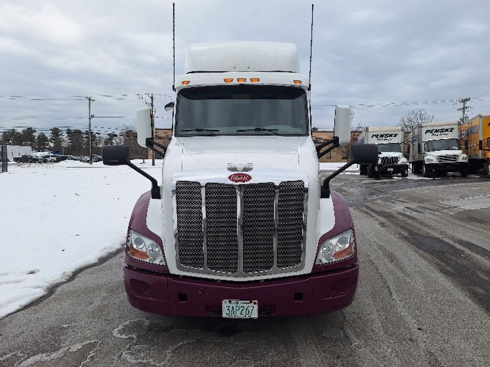 Sleeper Tractor-Heavy Duty Tractors-Peterbilt-2020-579-Londonderry-NH-195,419\n\t\tmiles-$ 77,000 - Image 2