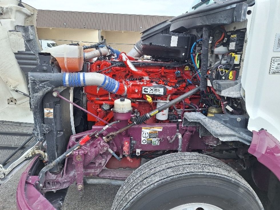 Sleeper Tractor-Heavy Duty Tractors-Peterbilt-2020-579-Londonderry-NH-195,419\n\t\tmiles-$ 77,000 - Image 21