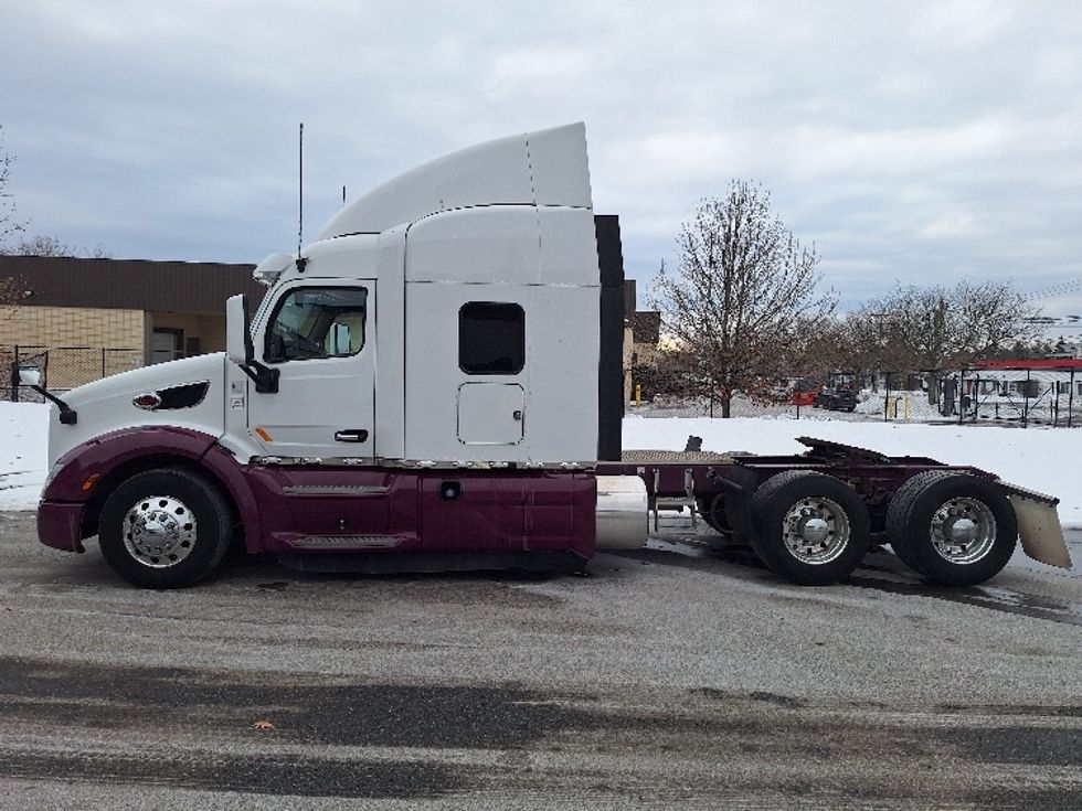 Sleeper Tractor-Heavy Duty Tractors-Peterbilt-2020-579-Londonderry-NH-195,419\n\t\tmiles-$ 77,000 - Image 4