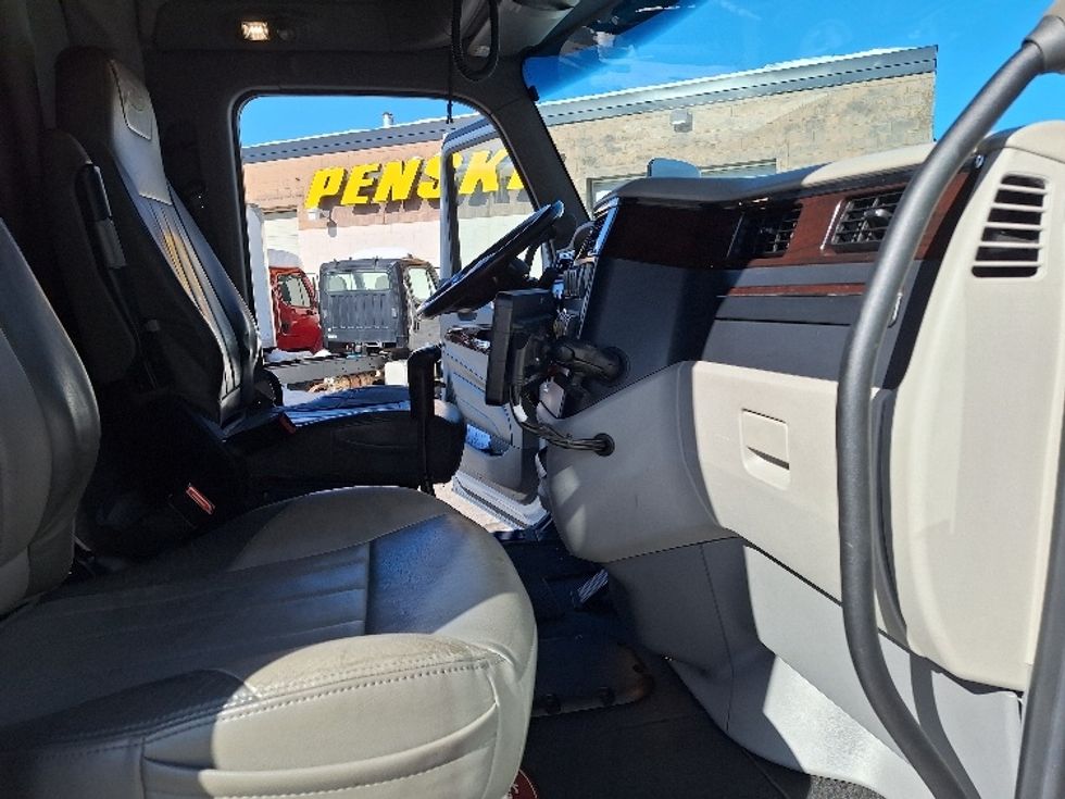 Sleeper Tractor-Heavy Duty Tractors-Peterbilt-2020-579-Londonderry-NH-248,018\n\t\tmiles-$ 71,250 - Image 15