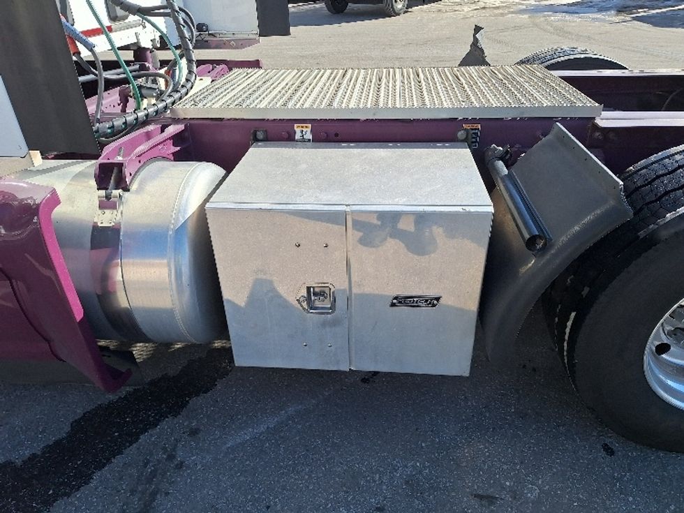 Sleeper Tractor-Heavy Duty Tractors-Peterbilt-2020-579-Londonderry-NH-248,018\n\t\tmiles-$ 71,250 - Image 22