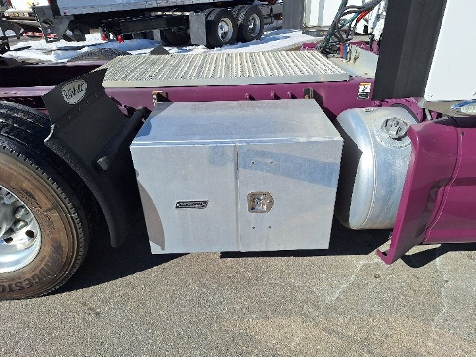 Sleeper Tractor-Heavy Duty Tractors-Peterbilt-2020-579-Londonderry-NH-248,018\n\t\tmiles-$ 71,250 - Image 23