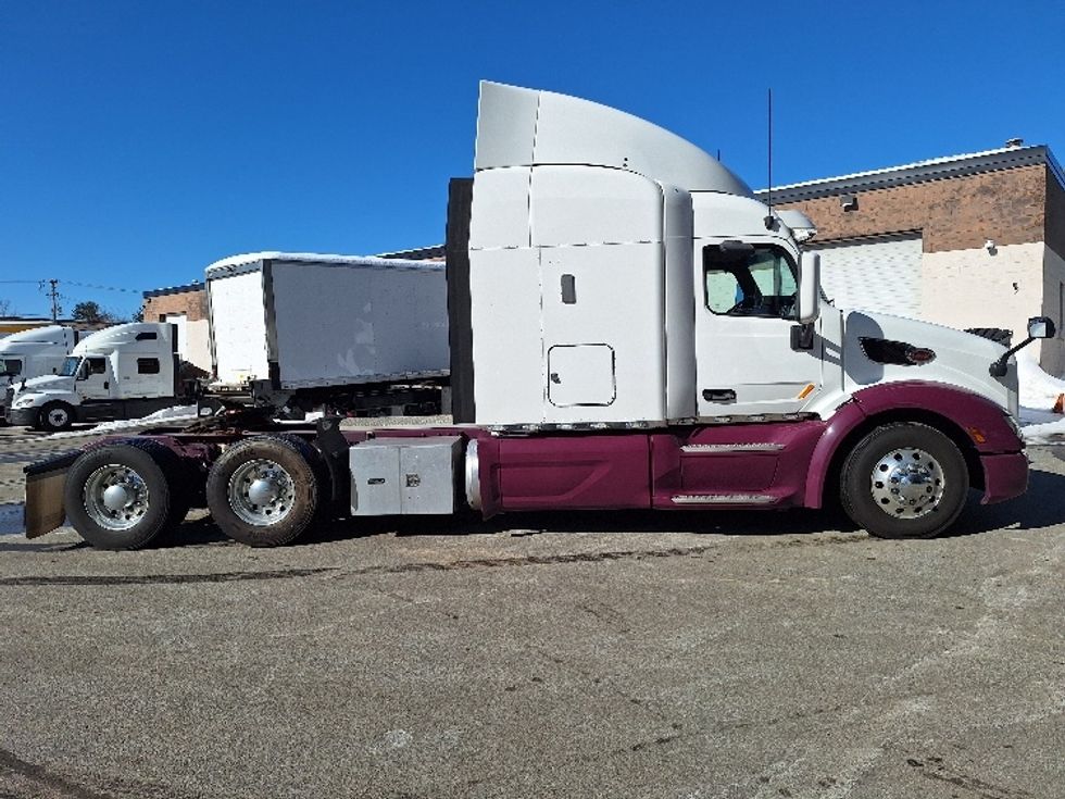 Sleeper Tractor-Heavy Duty Tractors-Peterbilt-2020-579-Londonderry-NH-248,018\n\t\tmiles-$ 71,250 - Image 8