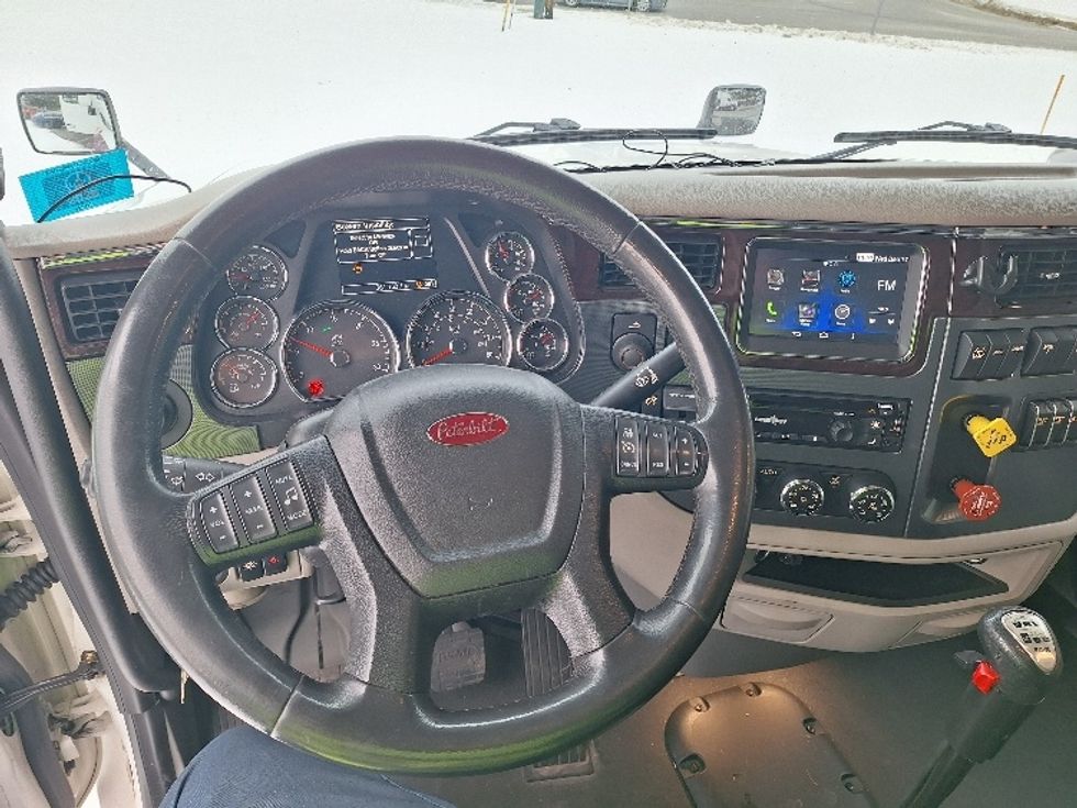 Sleeper Tractor-Heavy Duty Tractors-Peterbilt-2020-579-Londonderry-NH-261,733\n\t\tmiles-$ 67,000 - Image 11