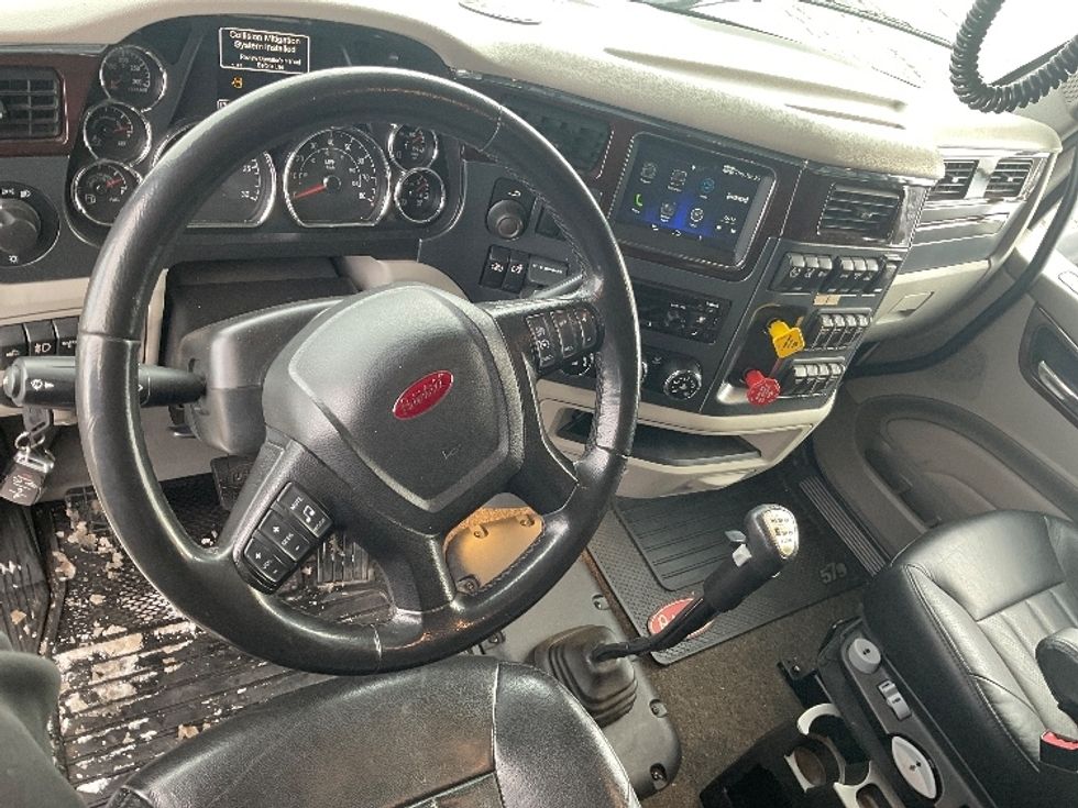 Sleeper Tractor-Heavy Duty Tractors-Peterbilt-2020-579-Mount Pleasant-PA-162,841\n\t\tmiles-$ 66,250 - Image 11
