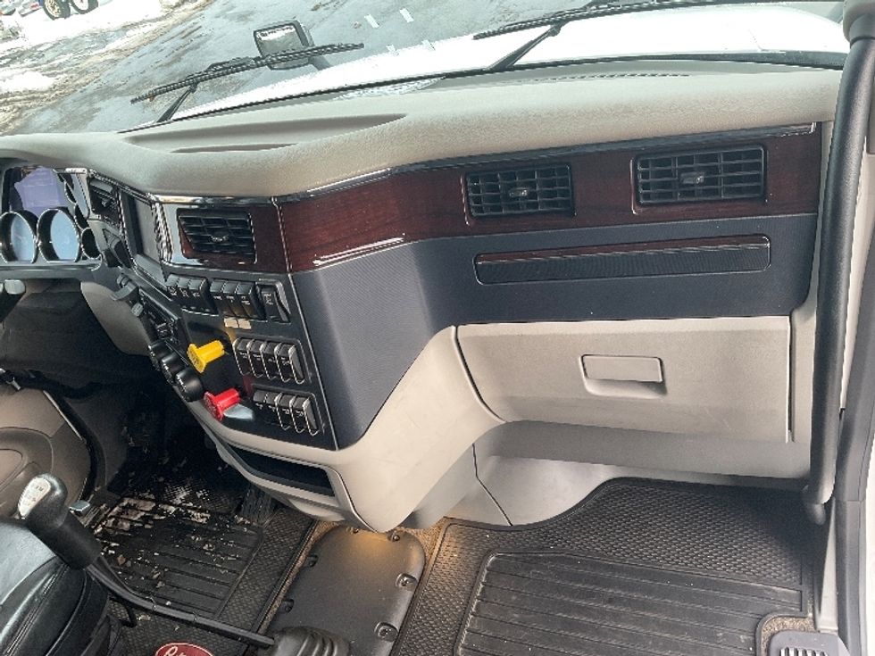 Sleeper Tractor-Heavy Duty Tractors-Peterbilt-2020-579-Mount Pleasant-PA-162,841\n\t\tmiles-$ 66,250 - Image 14