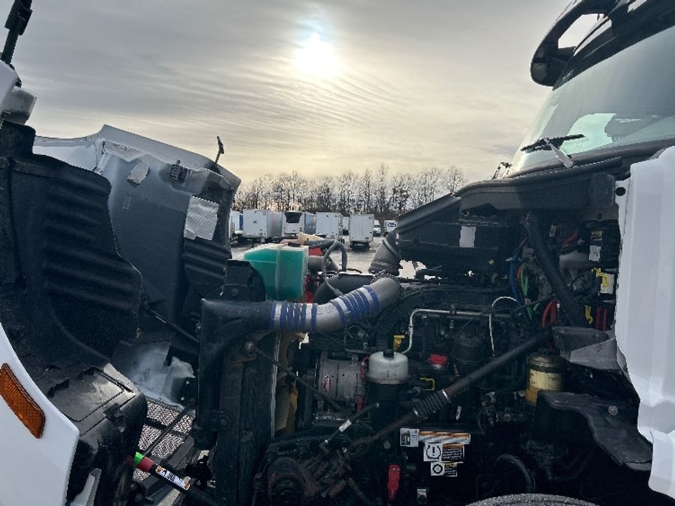 Sleeper Tractor-Heavy Duty Tractors-Peterbilt-2020-579-Mount Pleasant-PA-170,727\n\t\tmiles-$ 70,000 - Image 21