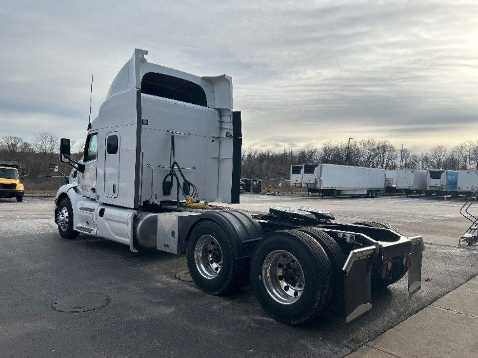 Sleeper Tractor-Heavy Duty Tractors-Peterbilt-2020-579-Mount Pleasant-PA-170,727\n\t\tmiles-$ 70,000 - Image 5