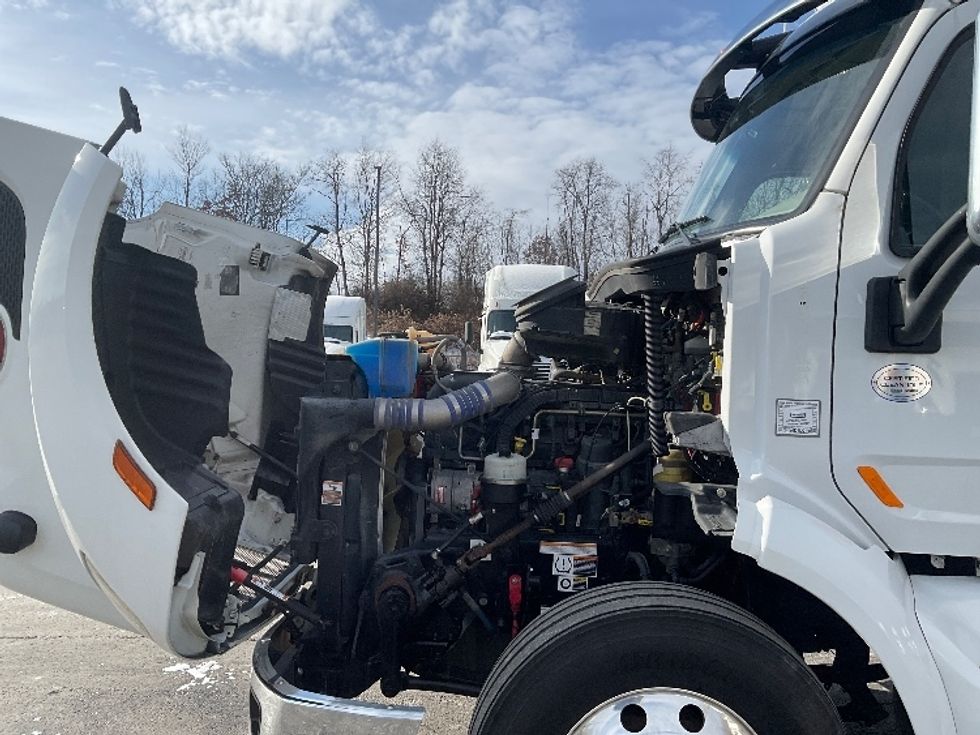 Sleeper Tractor-Heavy Duty Tractors-Peterbilt-2020-579-Mount Pleasant-PA-217,023\n\t\tmiles-$ 64,250 - Image 21