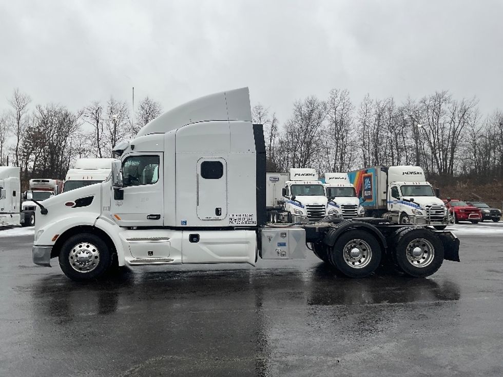 Sleeper Tractor-Heavy Duty Tractors-Peterbilt-2020-579-Mount Pleasant-PA-217,023\n\t\tmiles-$ 64,250 - Image 4