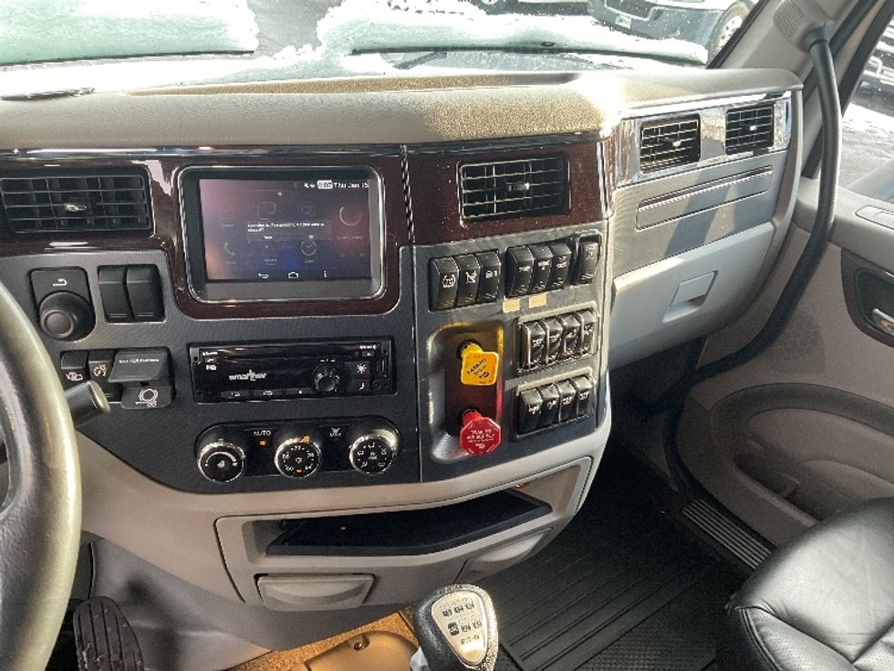 Sleeper Tractor-Heavy Duty Tractors-Peterbilt-2020-579-Mount Pleasant-PA-250,292\n\t\tmiles-$ 62,750 - Image 12