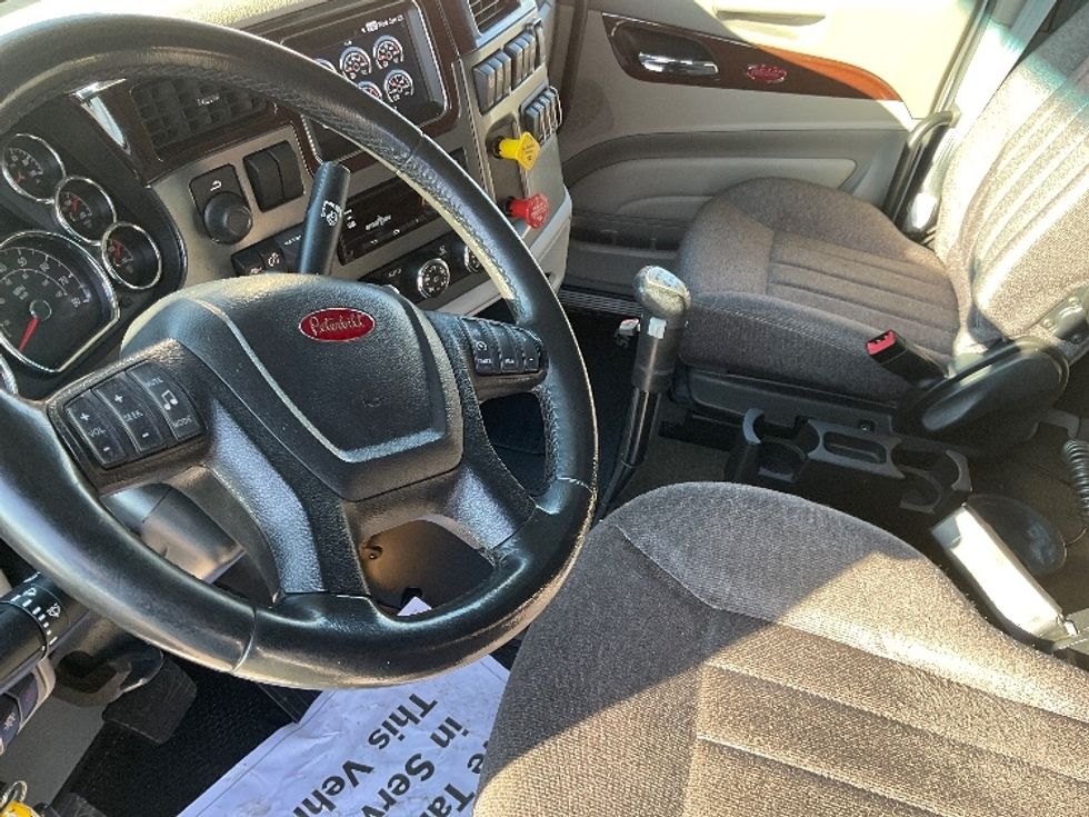 Sleeper Tractor-Heavy Duty Tractors-Peterbilt-2020-579-Nashville (Mount Juliet)-TN-150,504\n\t\tmiles-$ 80,750 - Image 10