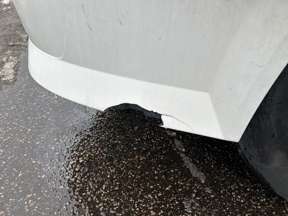 Sleeper Tractor-Heavy Duty Tractors-Volvo-2015-VNL64T670-Roseville-MN-867,901\n\t\tmiles-$ 12,500 - Image 22