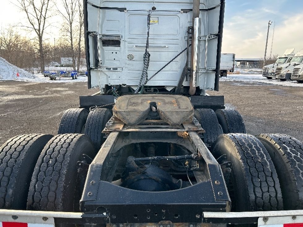 Sleeper Tractor-Heavy Duty Tractors-Volvo-2016-VNL64T670-Roseville-MN-792,064\n\t\tmiles-$ 14,500 - Image 6