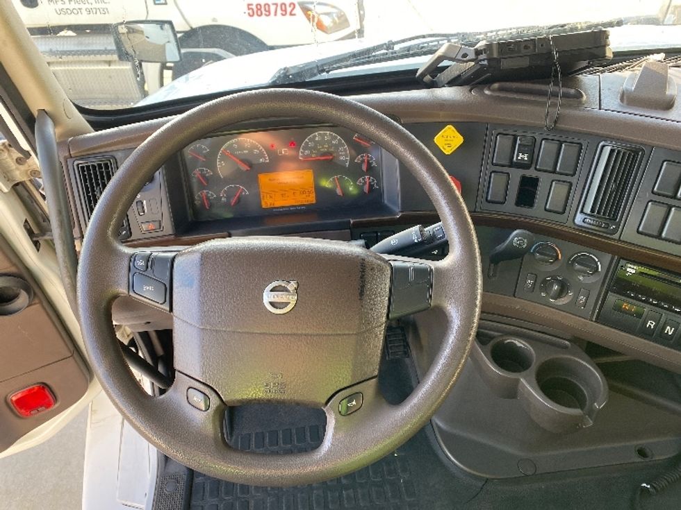 Sleeper Tractor-Heavy Duty Tractors-Volvo-2016-VNL64T670-Salt Lake City-UT-727,214\n\t\tmiles-$ 34,500 - Image 11