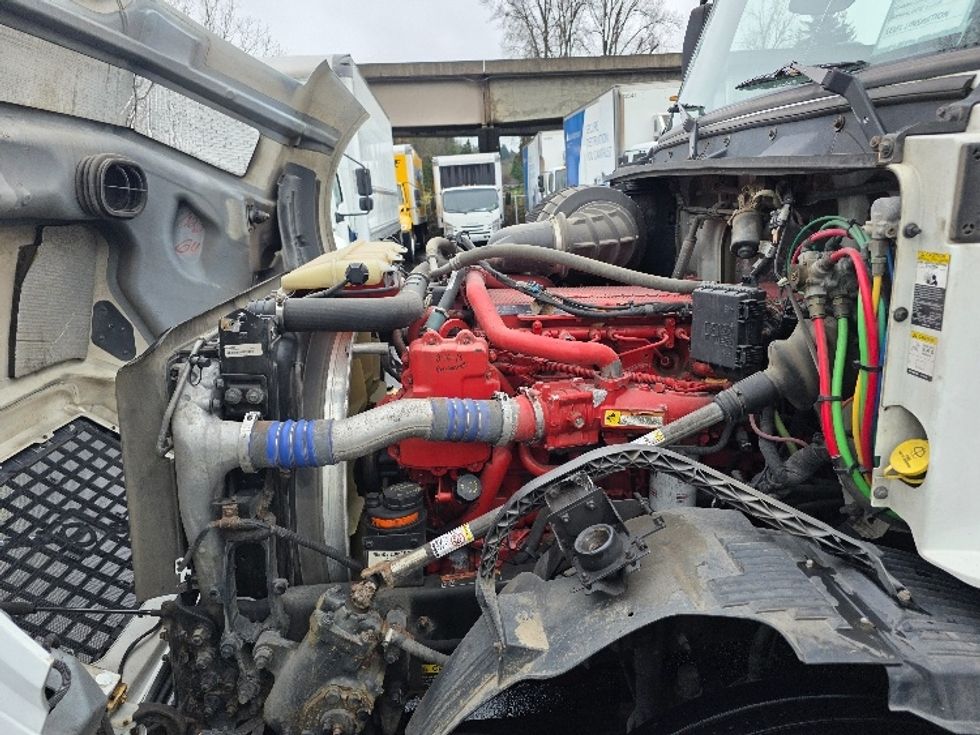 Sleeper Tractor-Heavy Duty Tractors-Volvo-2016-VNL64T670-Tukwila-WA-364,455\n\t\tmiles-$ 46,750 - Image 21