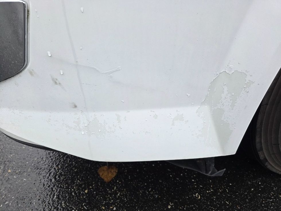 Sleeper Tractor-Heavy Duty Tractors-Volvo-2016-VNL64T670-Tukwila-WA-364,455\n\t\tmiles-$ 46,750 - Image 24