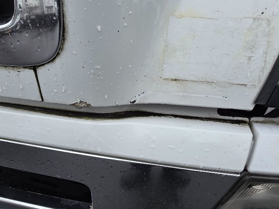 Sleeper Tractor-Heavy Duty Tractors-Volvo-2016-VNL64T670-Tukwila-WA-364,455\n\t\tmiles-$ 46,750 - Image 25