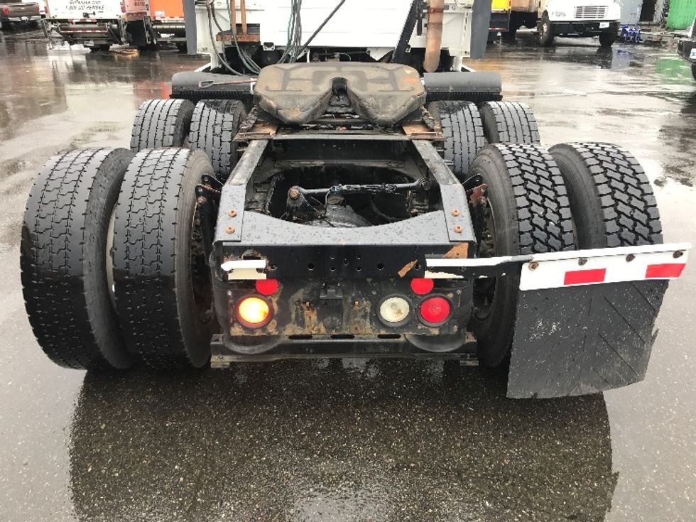 Sleeper Tractor-Heavy Duty Tractors-Volvo-2016-VNL64T670-Tukwila-WA-543,797\n\t\tmiles-$ 41,250 - Image 6