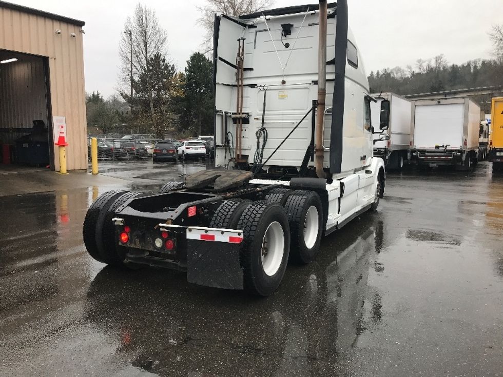 Sleeper Tractor-Heavy Duty Tractors-Volvo-2016-VNL64T670-Tukwila-WA-543,797\n\t\tmiles-$ 41,250 - Image 7
