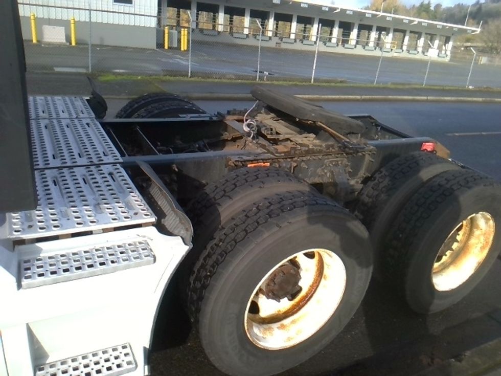 Sleeper Tractor-Heavy Duty Tractors-Volvo-2016-VNL64T670-Tukwila-WA-643,342\n\t\tmiles-$ 37,000 - Image 23