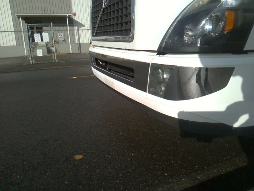 Sleeper Tractor-Heavy Duty Tractors-Volvo-2016-VNL64T670-Tukwila-WA-643,342\n\t\tmiles-$ 37,000 - Image 24