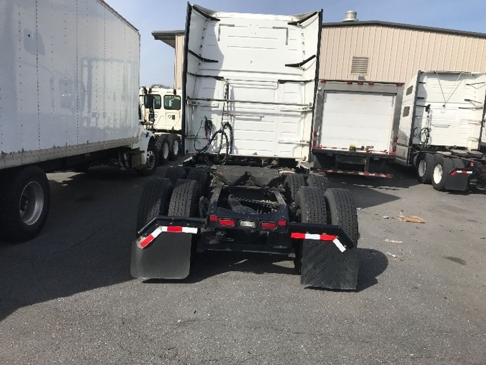 2017 Volvo VNL64T670 Sleeper Tractor