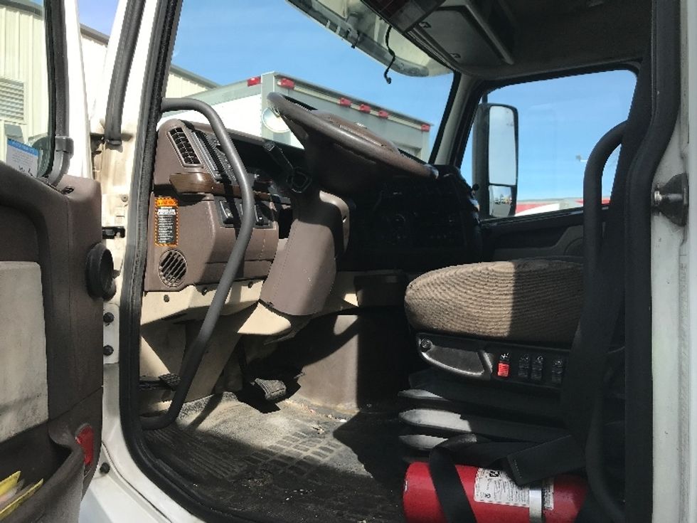 2017 Volvo VNL64T670 Sleeper Tractor