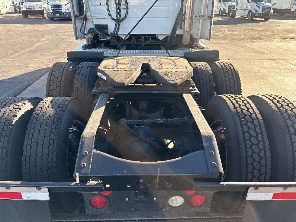 Sleeper Tractor-Heavy Duty Tractors-Volvo-2017-VNL64T670-Phoenix-AZ-639,784\n\t\tmiles-$ 41,000 - Image 6