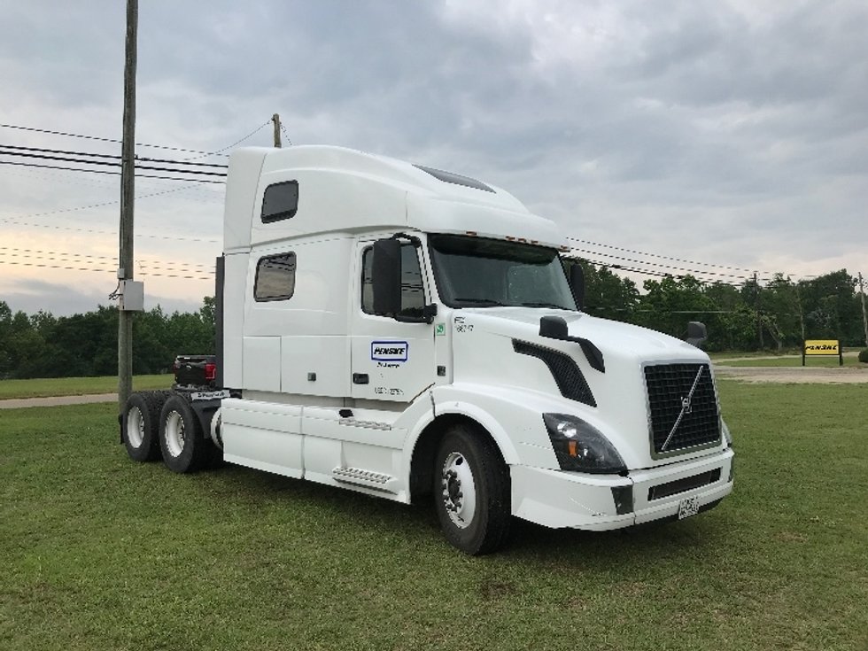 Used Volvo Sleeper Trucks for Sale in FL Penske Used Trucks